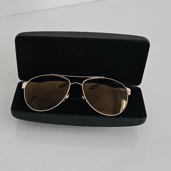 VERSACE SUNGLASSES -AVIATOR STYLE! - Picture 12 of 14